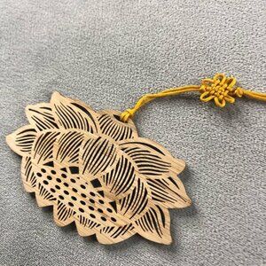 Wood Bookmark ~ Cutout Design in an Elegant Flower ~ Brand New
